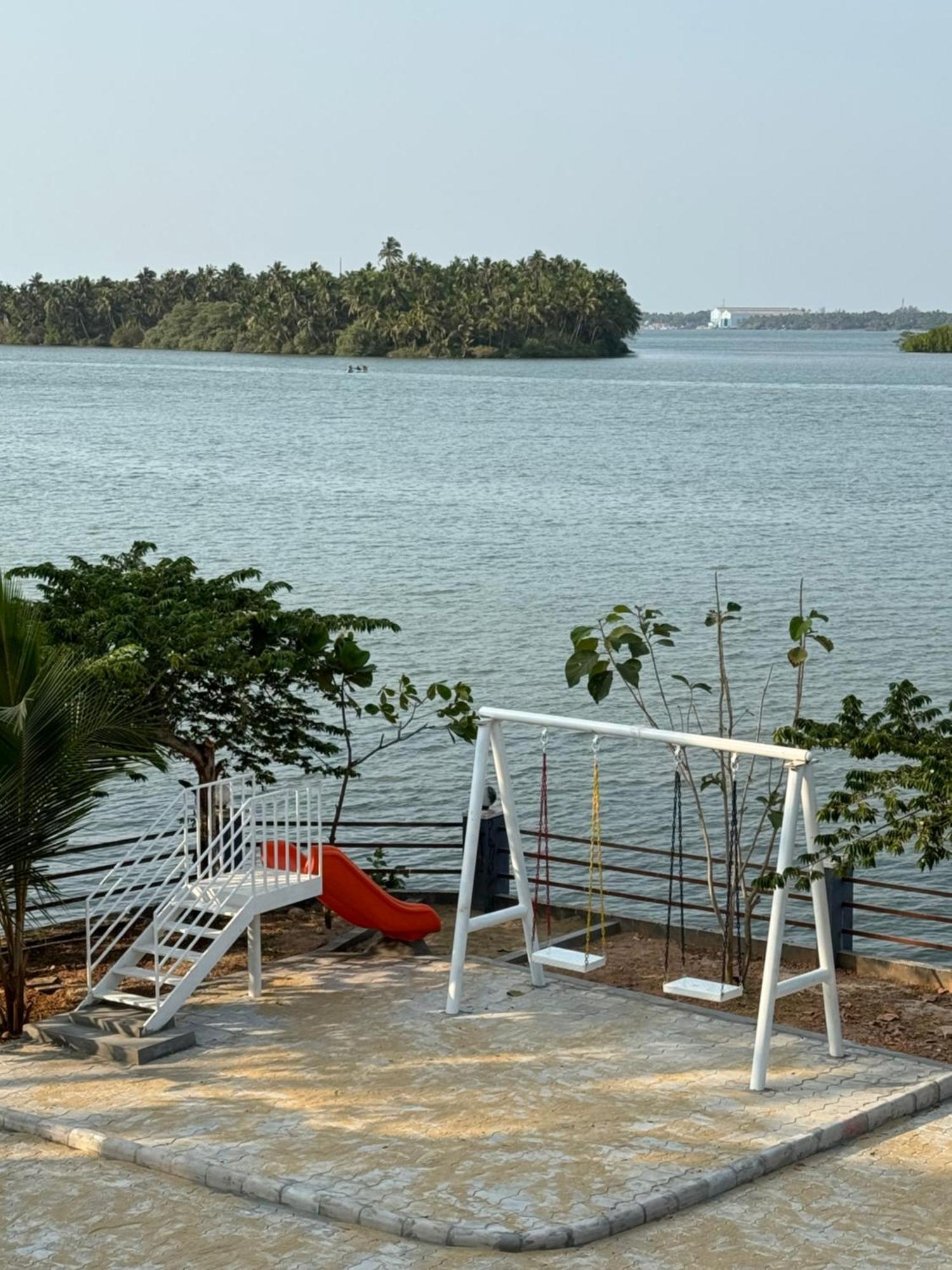 The Backwater Homestay Удипи Экстерьер фото